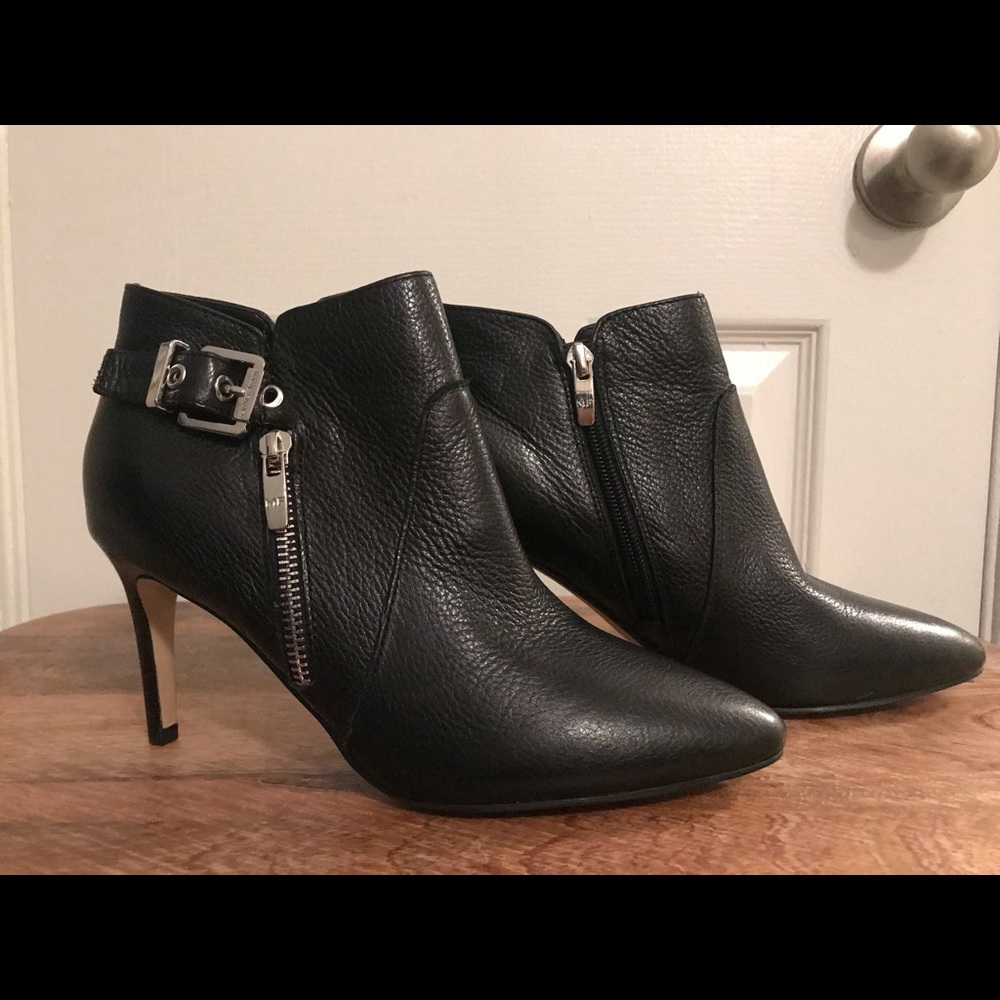 Marc Fisher Black Leather Booties w/Silver Zipper